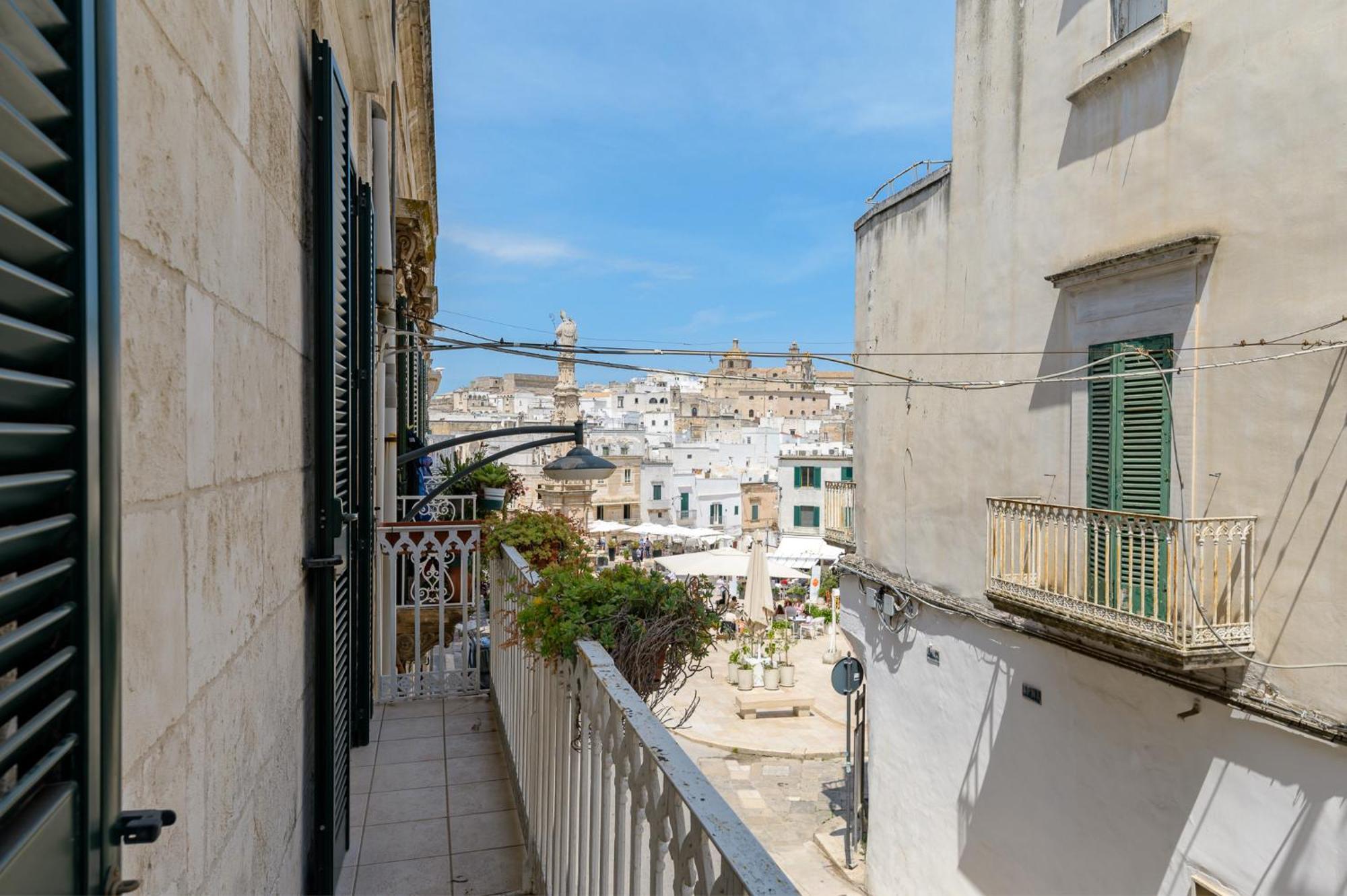 Appartamento Vintage Con Balcone By Wonderful Italy أوستوني المظهر الخارجي الصورة